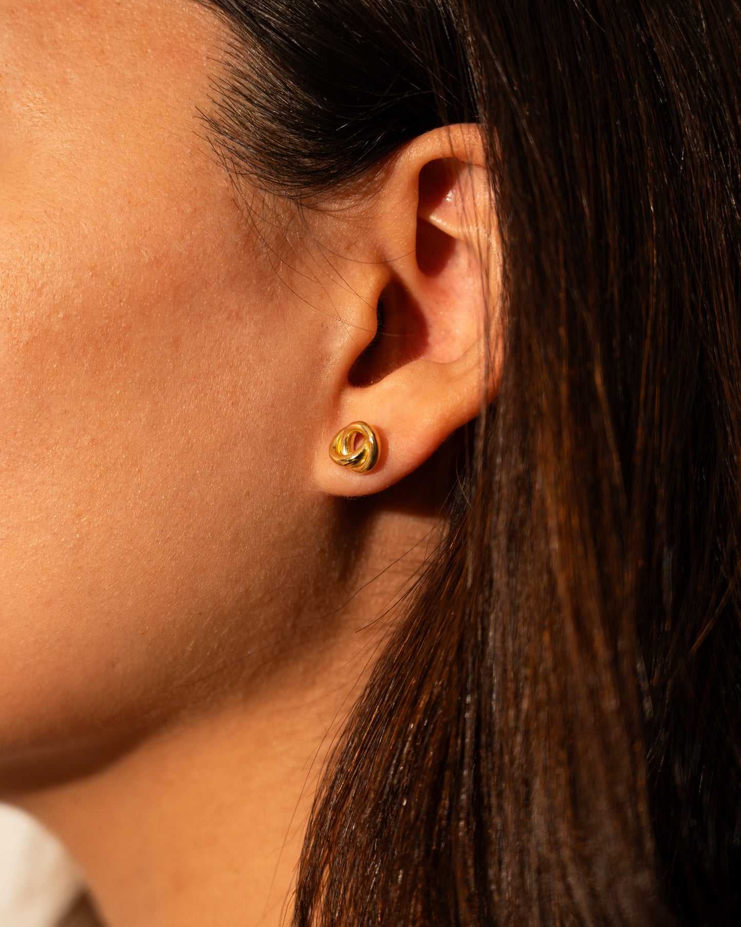Aretes Nudo Oro Amarillo 18 K