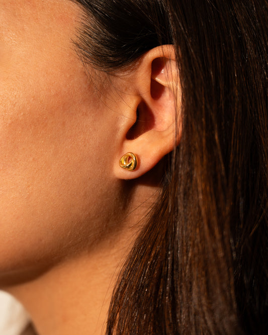 Aretes Nudo Oro Amarillo 18 K