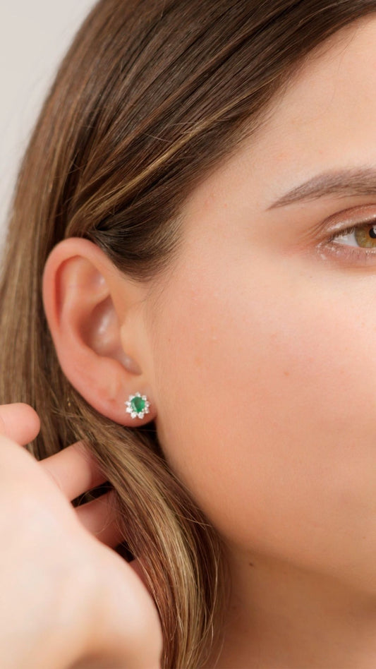 Aretes Roseta Brillantes y Esmeraldas Oro Blanco 18k