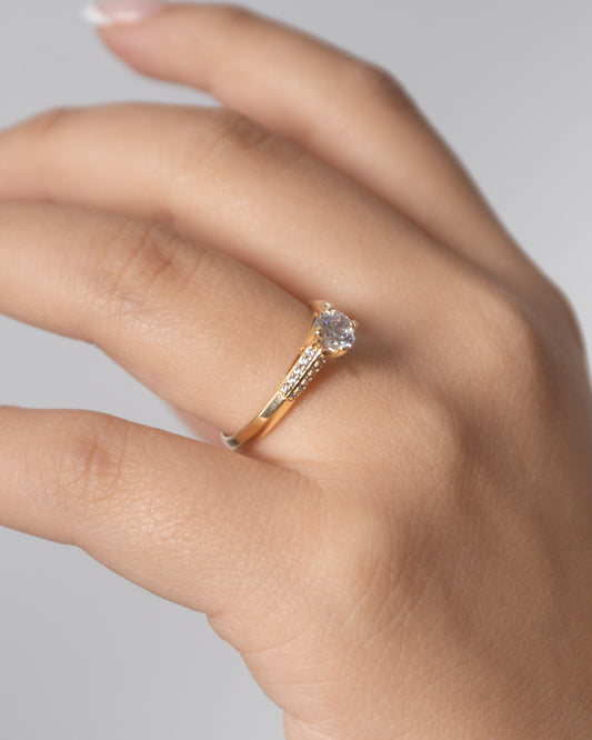 Anillo de Compromiso Oro Amarillo 18K con Circon
