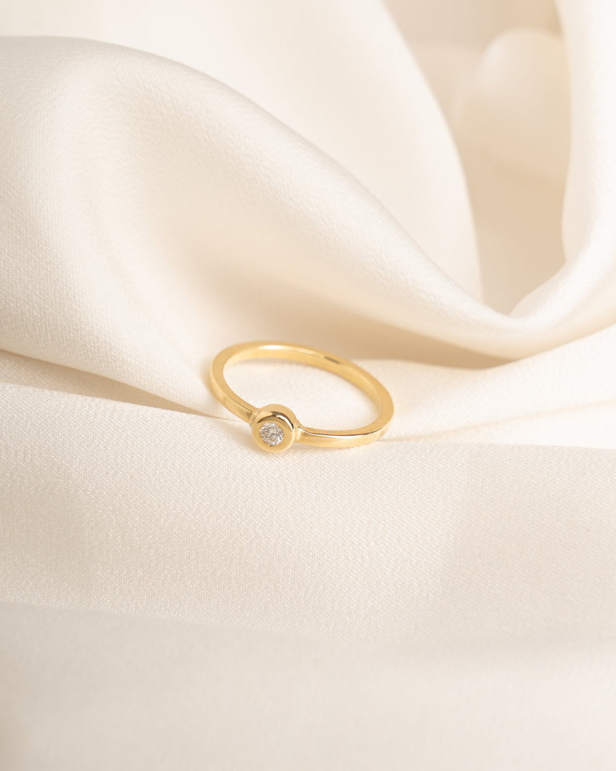 Anillo Biselado Oro 18k con Brillante – MorinagabyCB