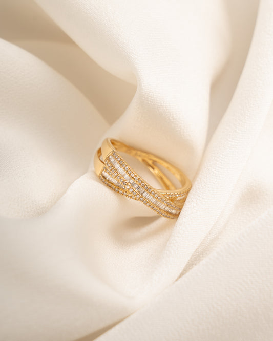 Anillo Entrelazado Oro 18K con Brillantes